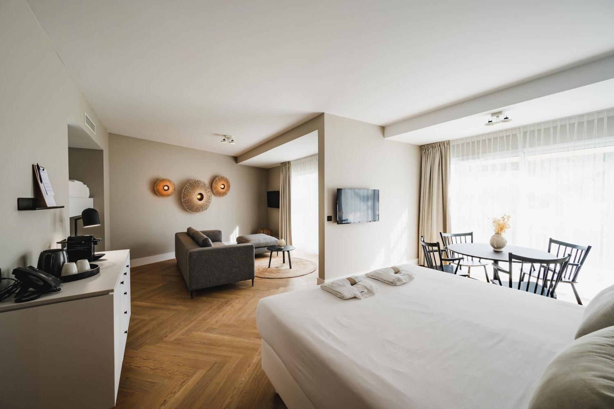Van Der Valk Hotel Bloom Saint Aygulf Exteriör bild
