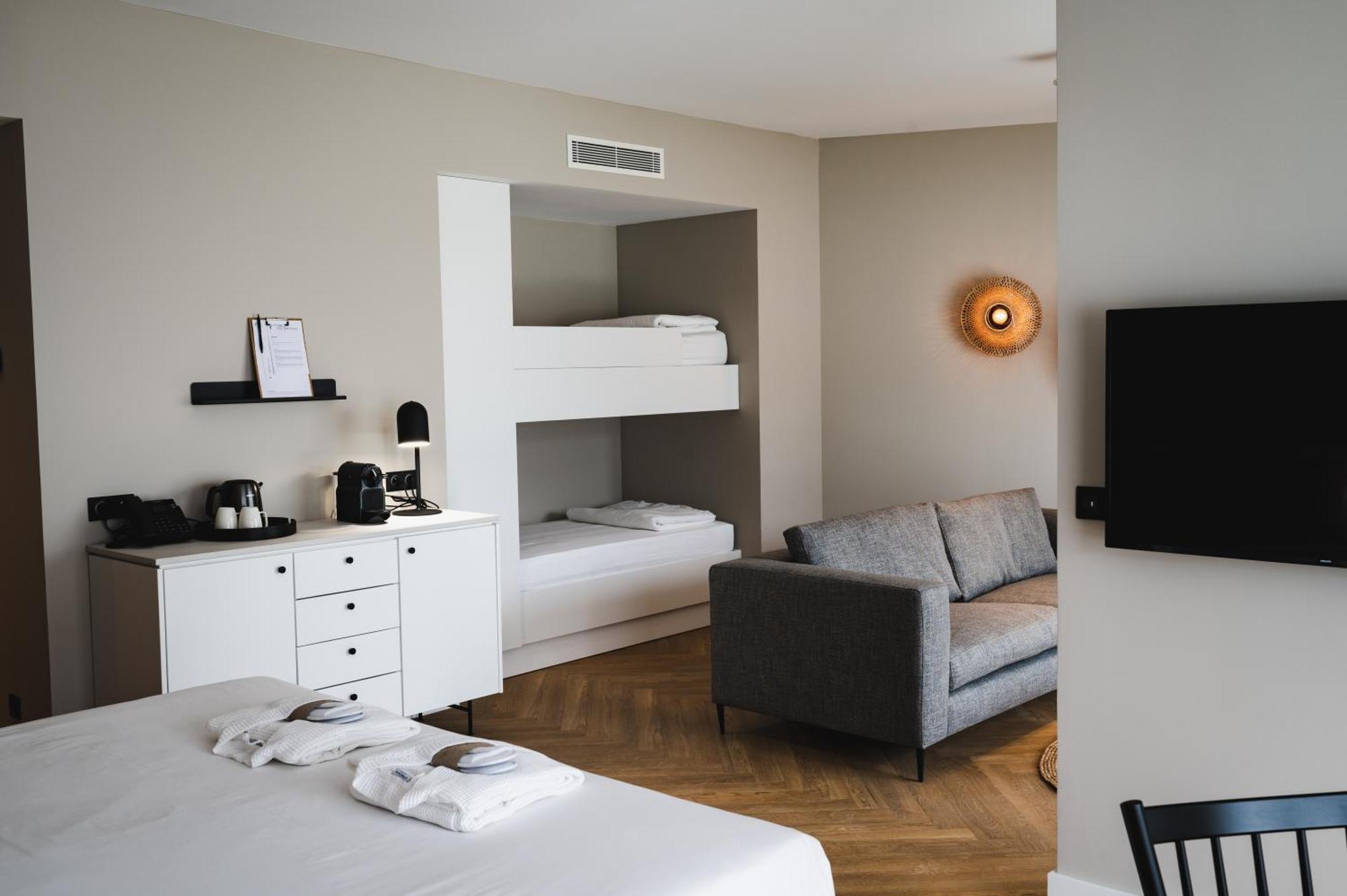 Van Der Valk Hotel Bloom Saint Aygulf Exteriör bild